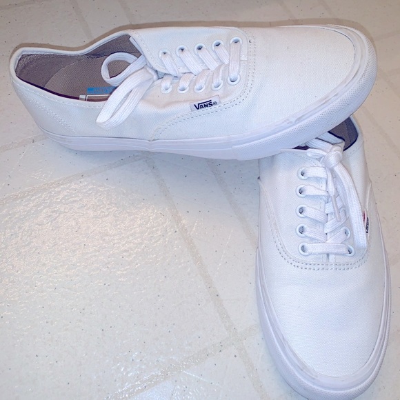 VANS Authentic Pro - Picture 2 of 3